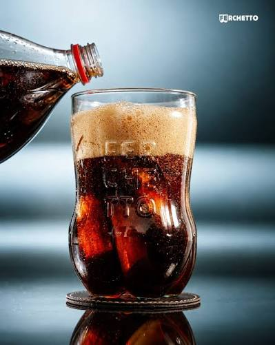 Ferchetto servido en vaso con hielo